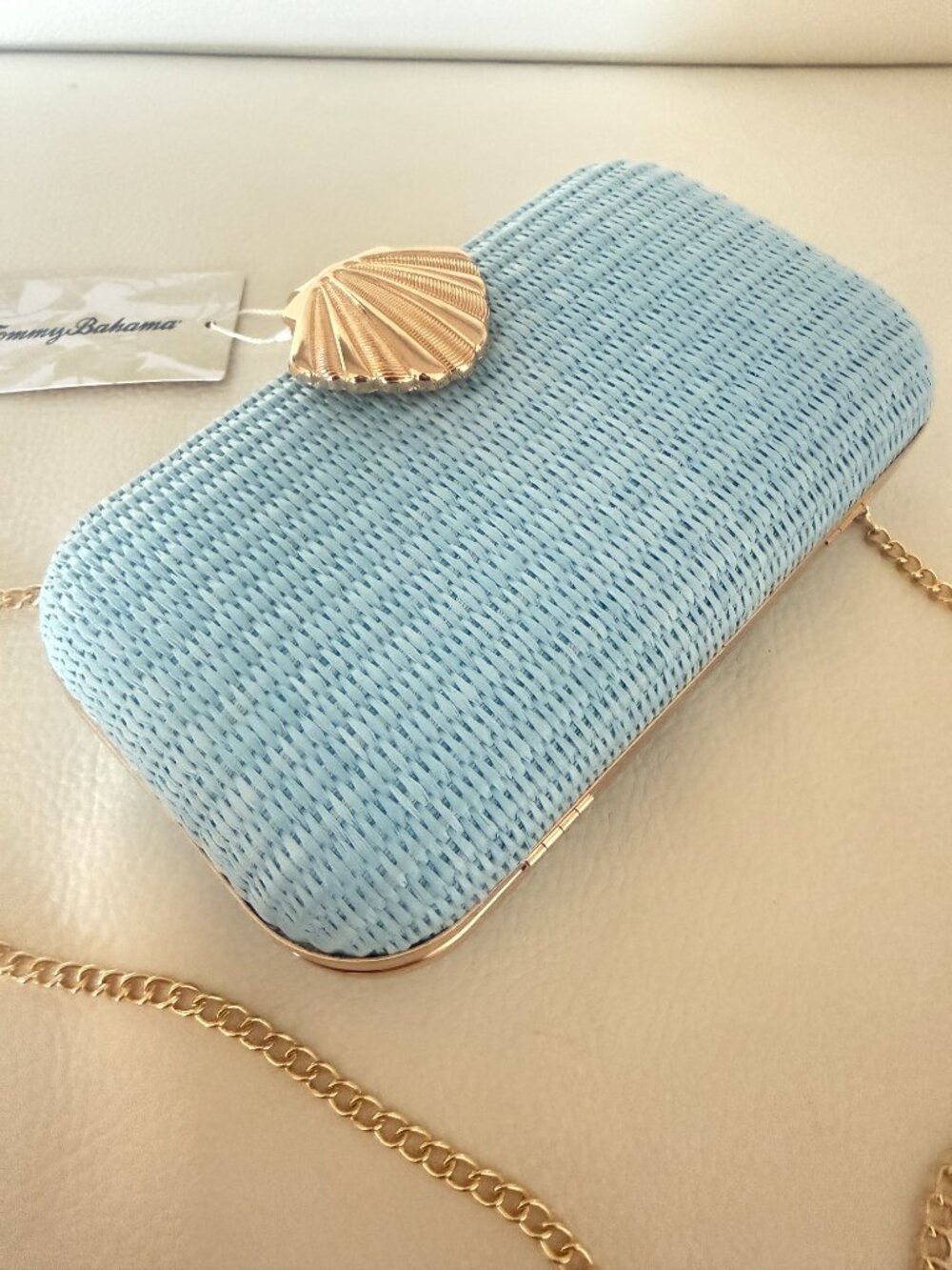 NWT TOMMY BAHAMA LIGHT BLUE WOVEN SHELL CLASP CLUTCH HANDBAG W GOLD CHAIN STRAP - Picture 4 of 7
